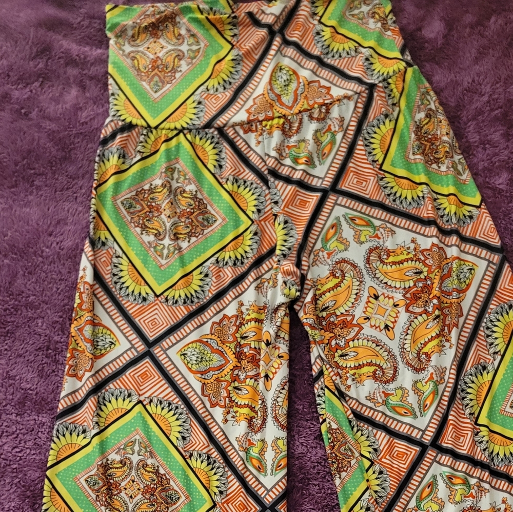 Bell bottom leggings